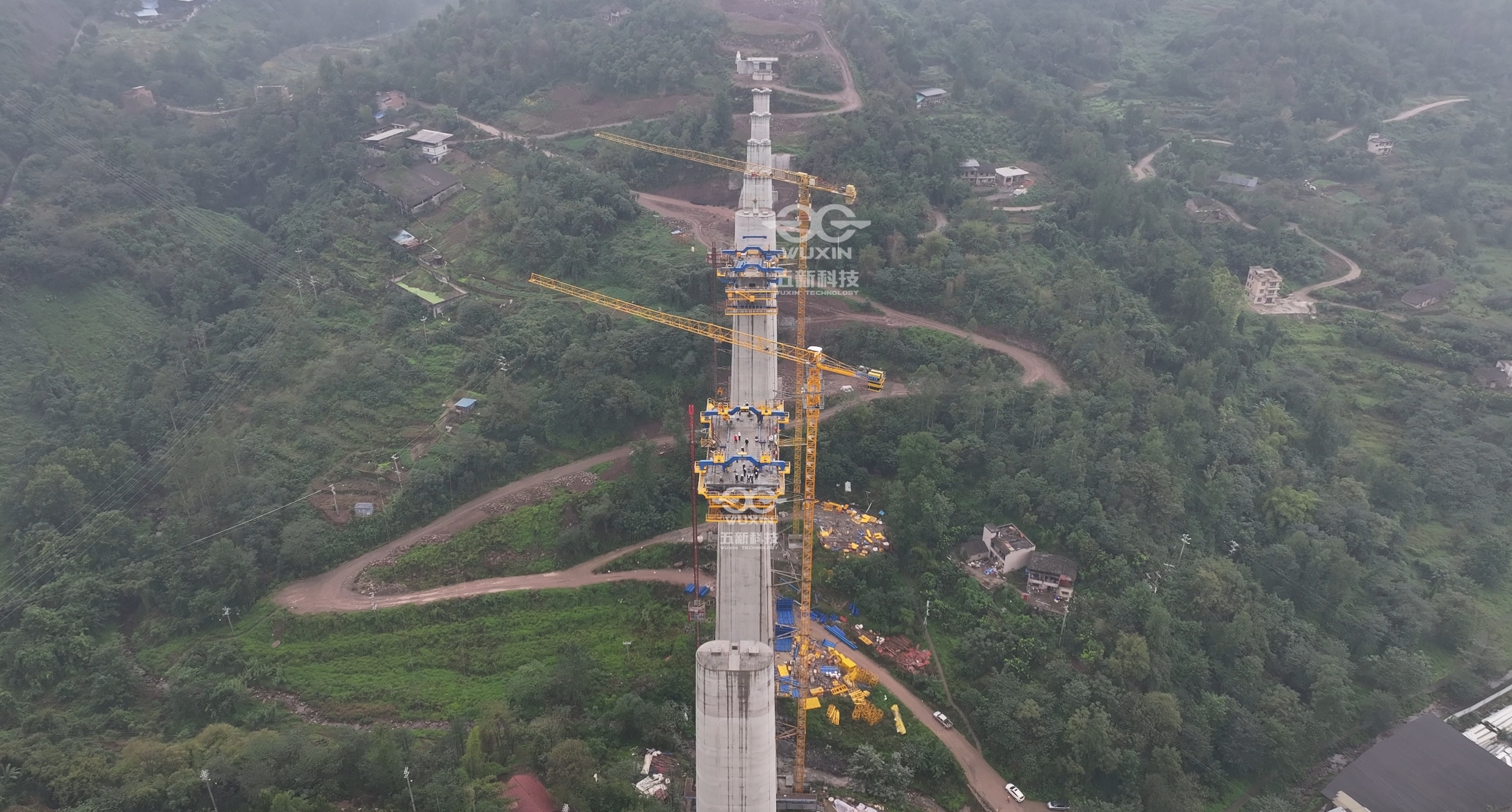 中鐵十七局-渝萬高鐵閆家溝雙線大橋2.jpg